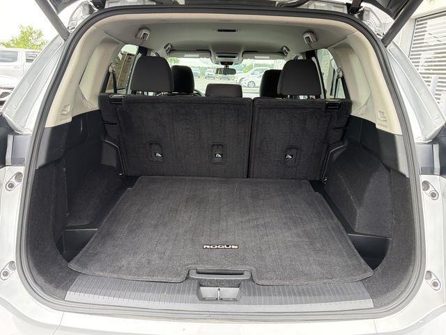 Nissan Rogue  2024
