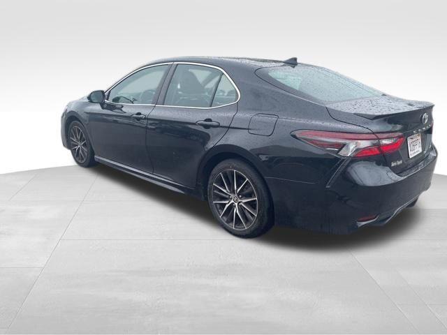 Toyota Camry  2021