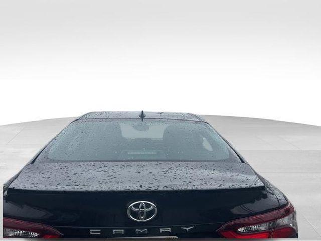 Toyota Camry  2021