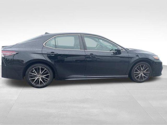 Toyota Camry  2021