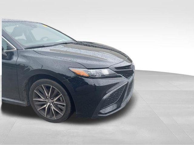 Toyota Camry  2021