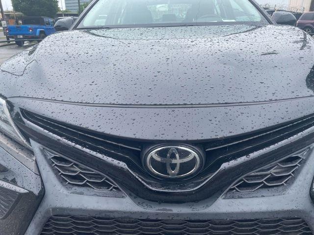 Toyota Camry  2021
