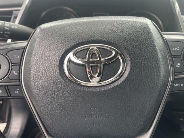 Toyota Camry  2021