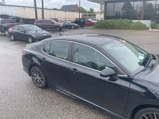 Toyota Camry  2021