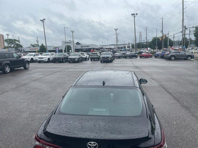 Toyota Camry  2021