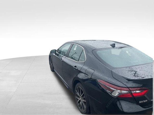 Toyota Camry  2021