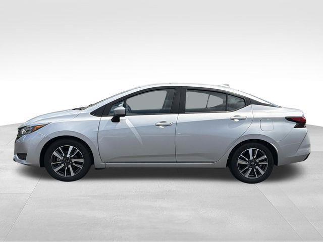 Nissan Versa  2025