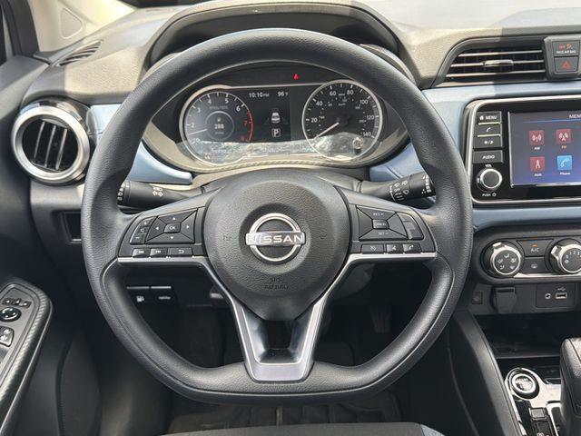 Nissan Versa  2025