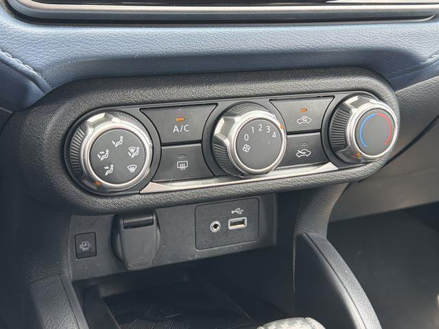 Nissan Versa  2025