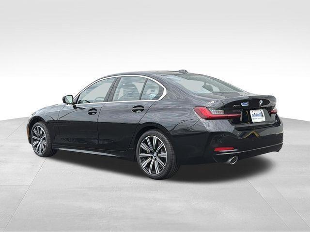 BMW 3-Series  2025