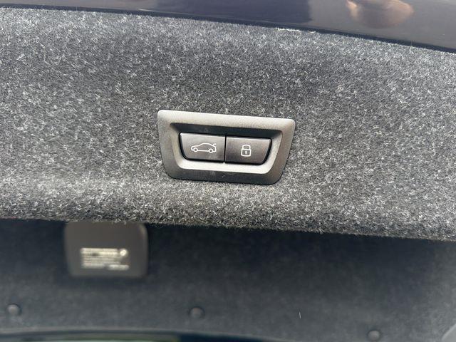 BMW 3-Series  2025