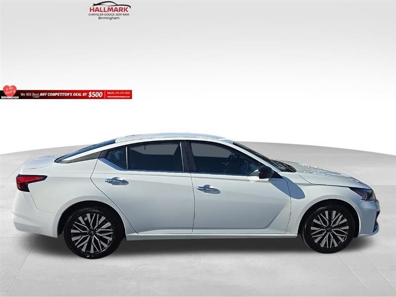 Nissan Altima  2025