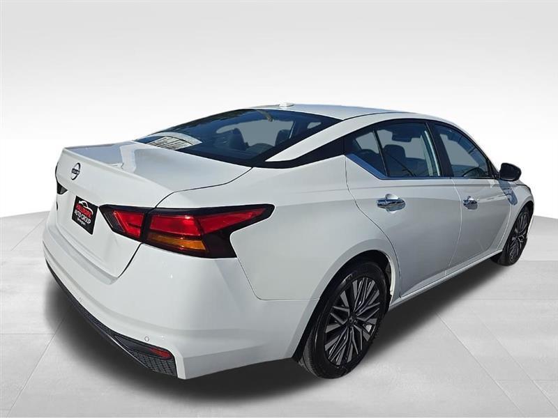 Nissan Altima  2025