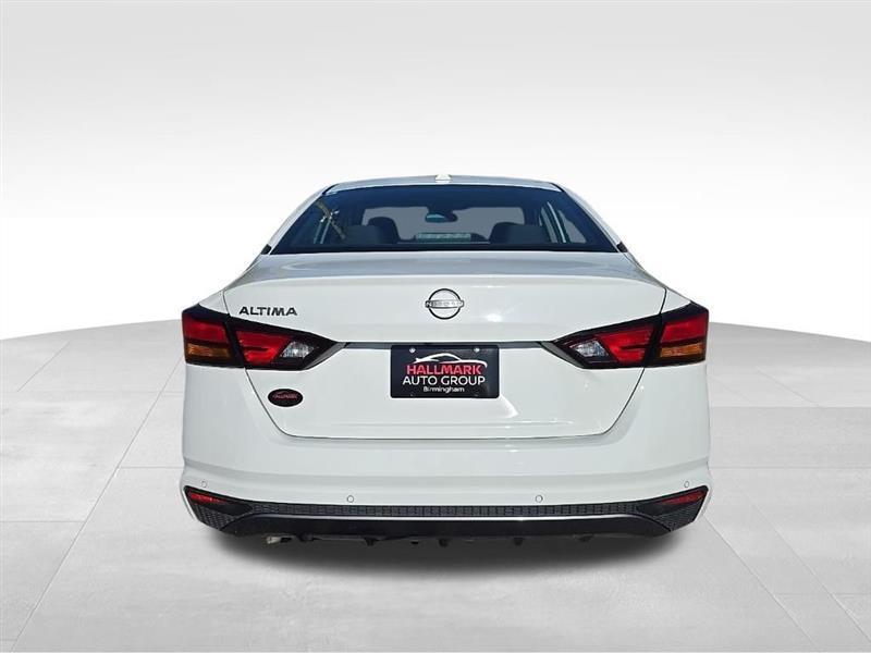 Nissan Altima  2025