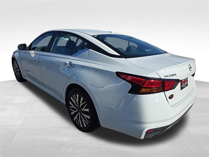 Nissan Altima  2025