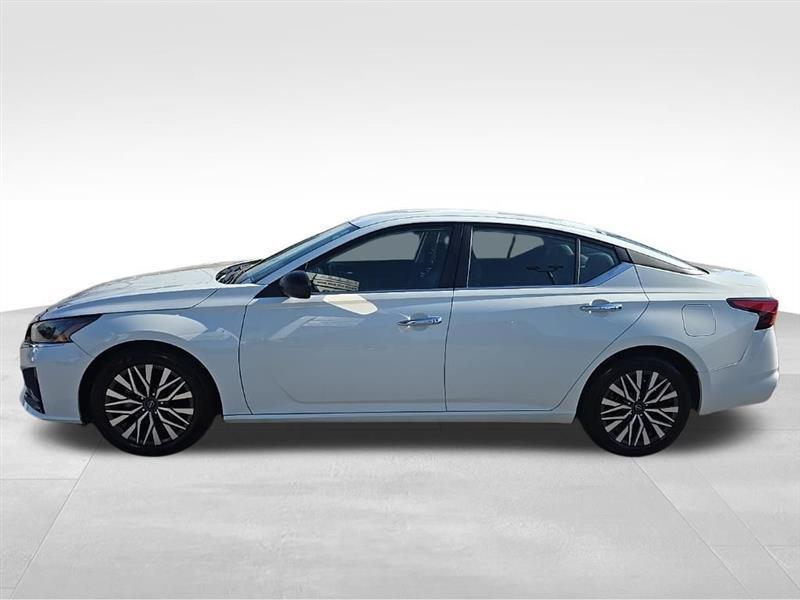 Nissan Altima  2025