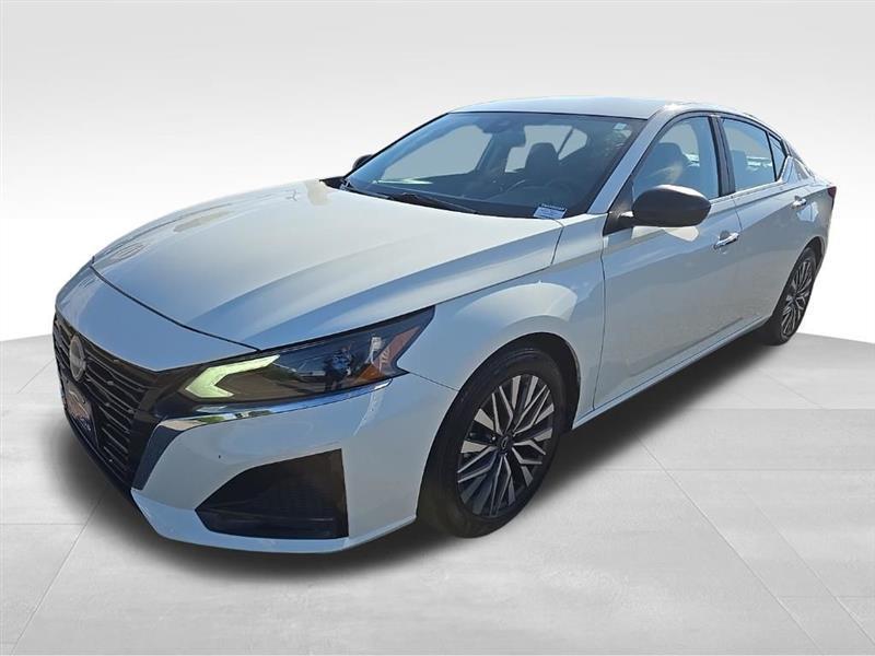 Nissan Altima  2025