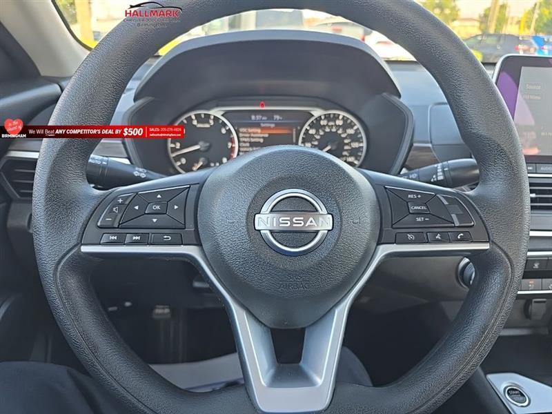 Nissan Altima  2025