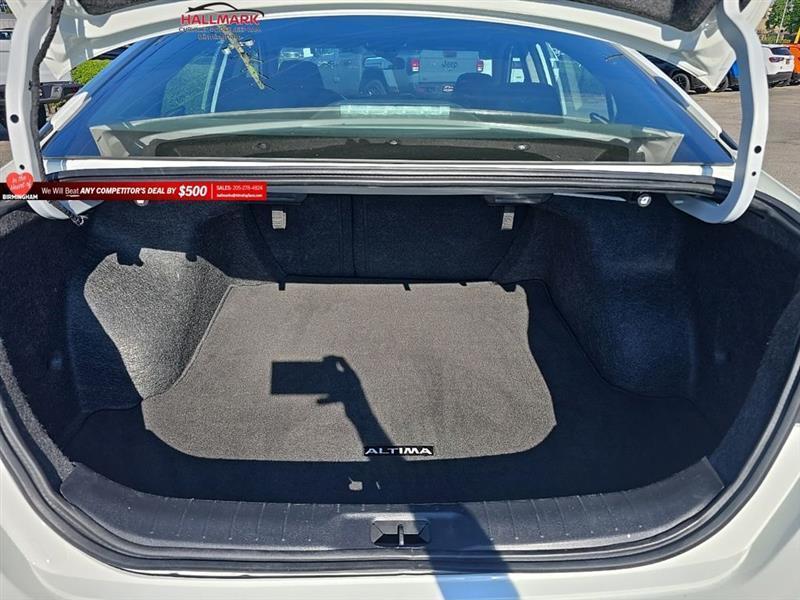 Nissan Altima  2025