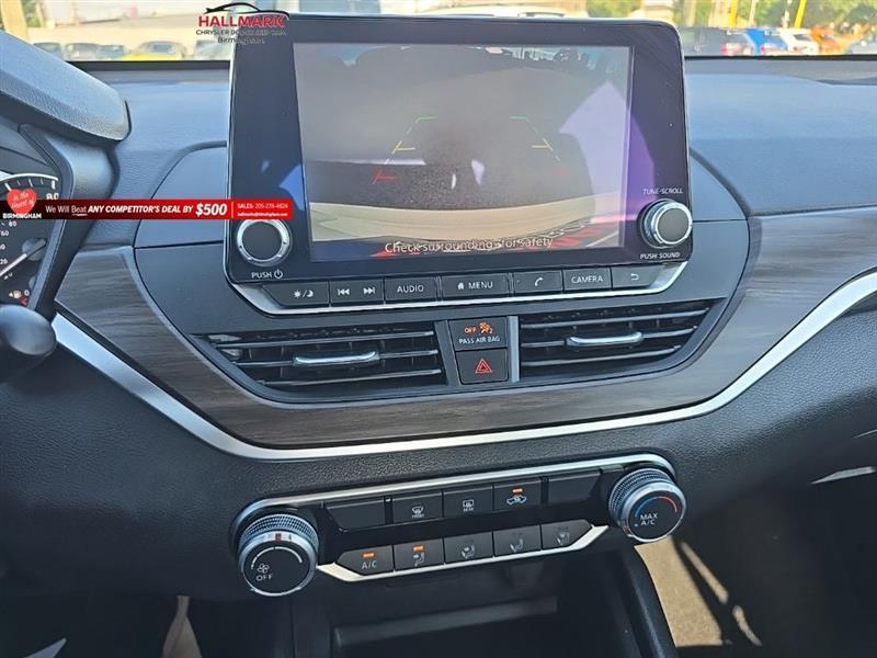Nissan Altima  2025