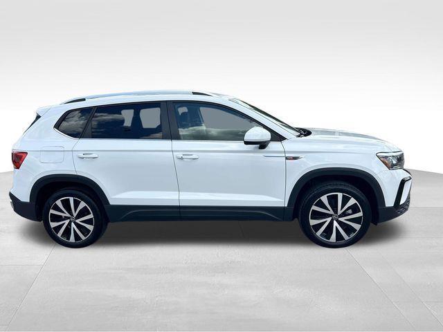 Volkswagen Taos  2024