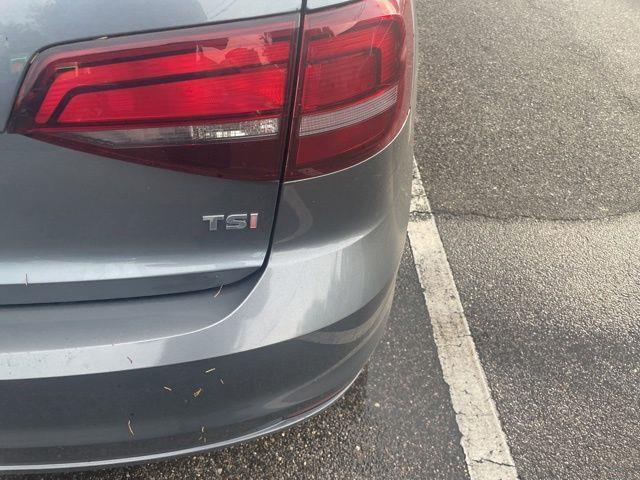 Volkswagen Jetta  2016