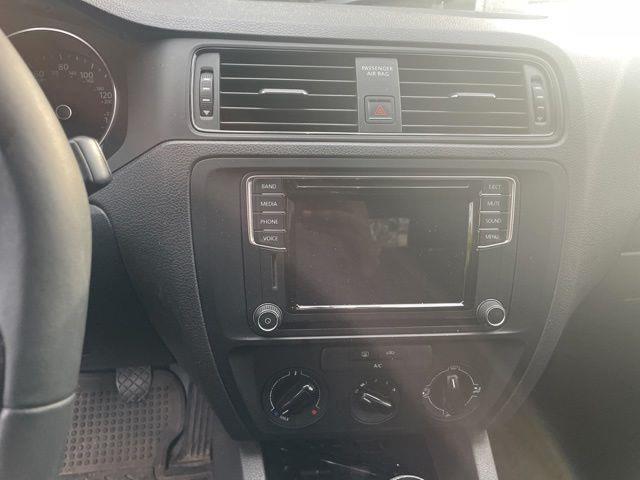 Volkswagen Jetta  2016
