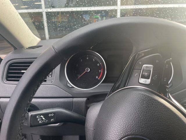 Volkswagen Jetta  2016