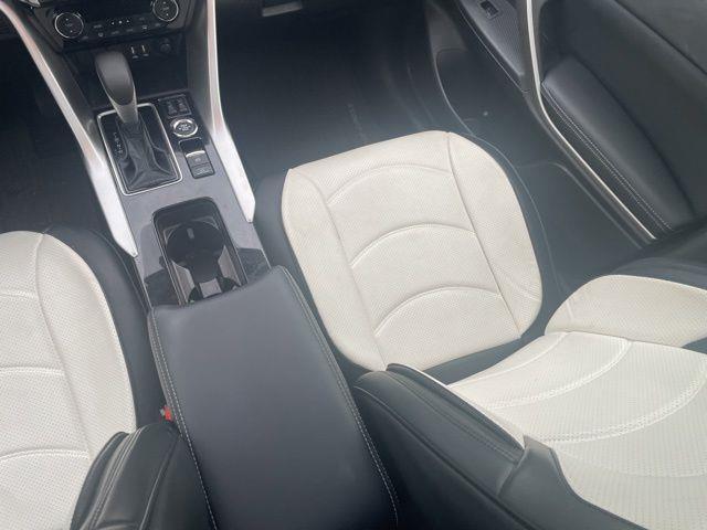 Mitsubishi Eclipse Cross  2024