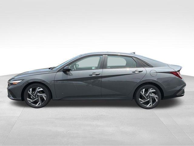 Hyundai Elantra  2025