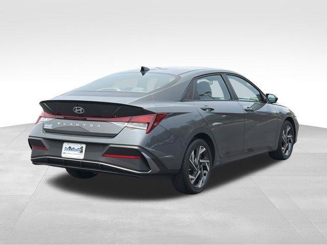 Hyundai Elantra  2025