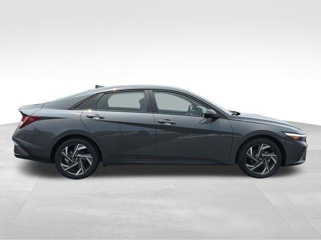Hyundai Elantra  2025