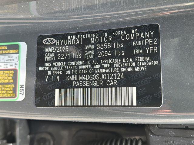 Hyundai Elantra  2025