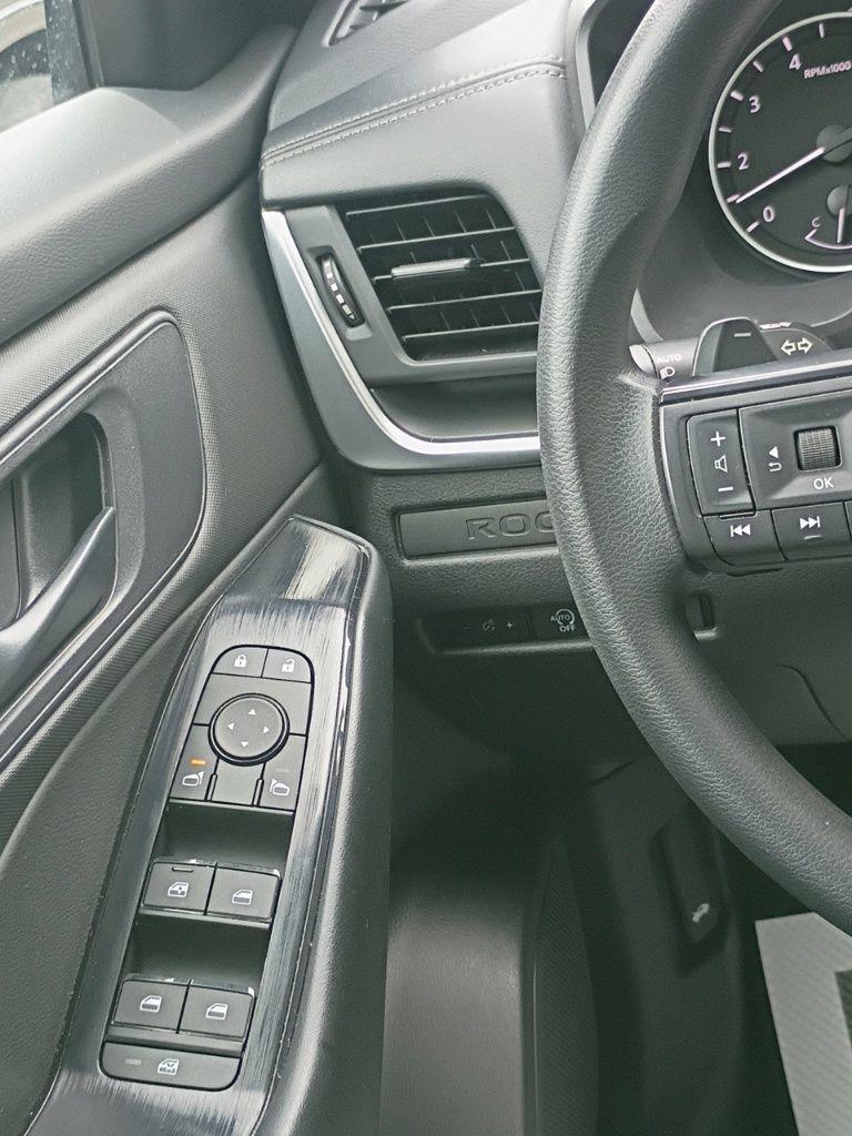 Nissan Rogue  2024