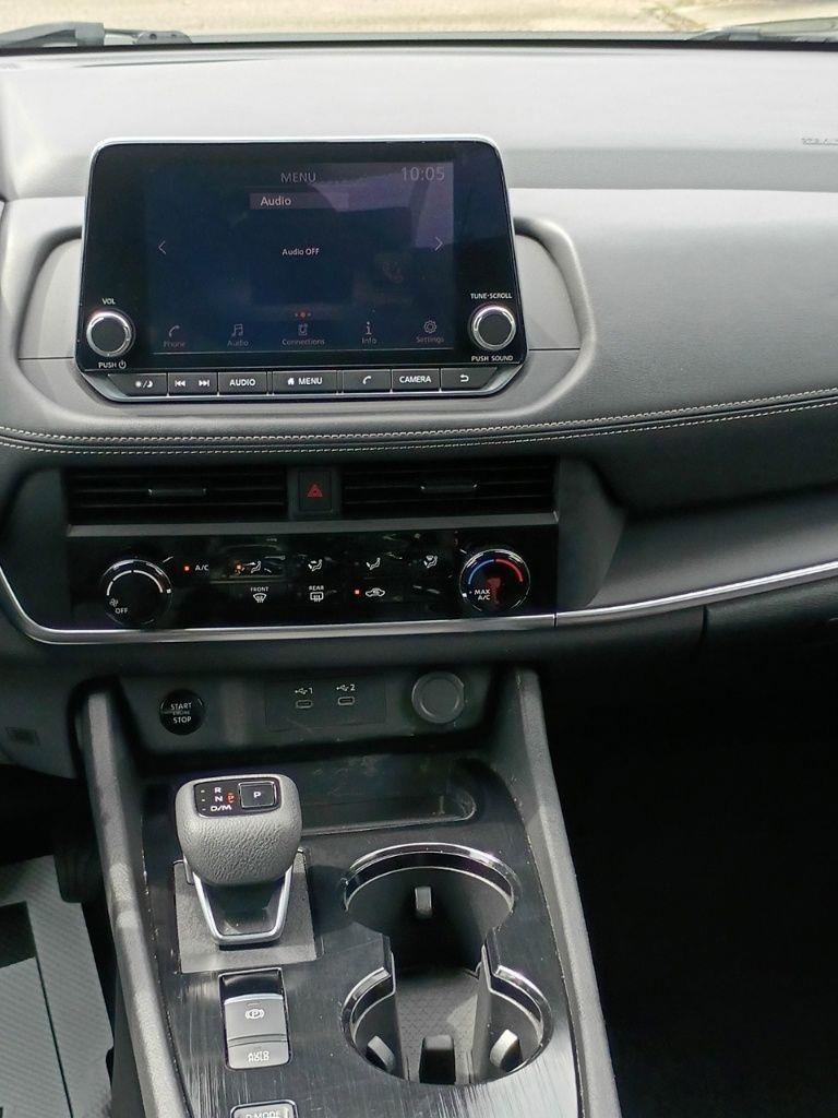 Nissan Rogue  2024