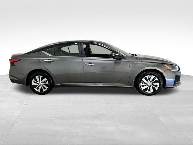Nissan Altima  2025