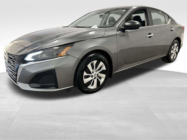 Nissan Altima  2025