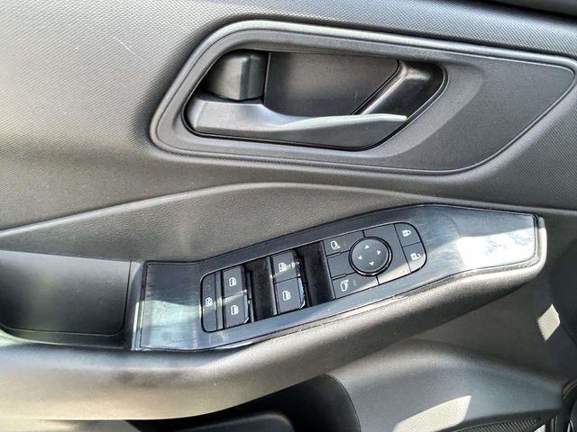 Nissan Rogue  2025