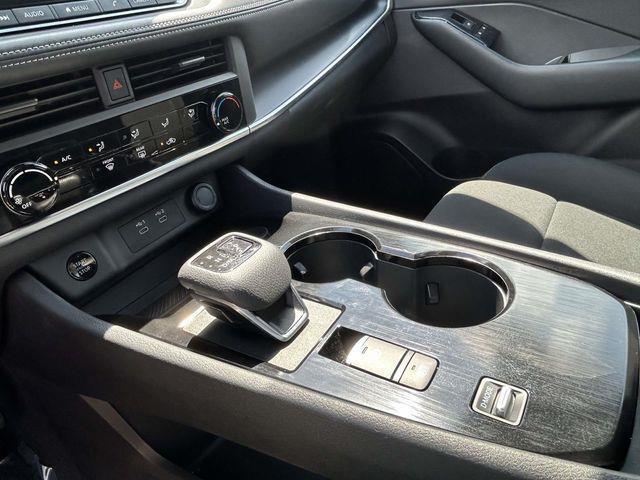 Nissan Rogue  2025