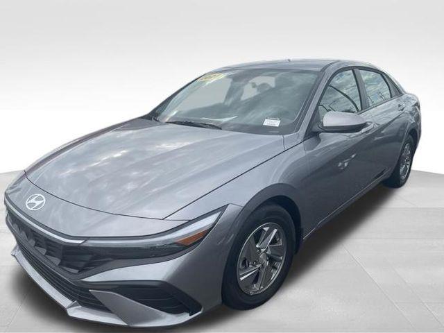 Hyundai Elantra  2025