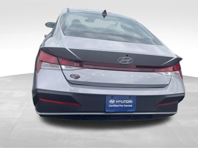 Hyundai Elantra  2025
