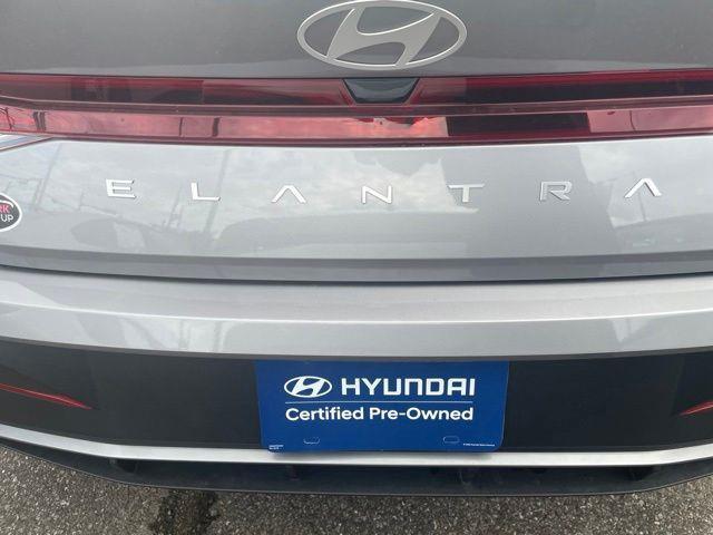 Hyundai Elantra  2025