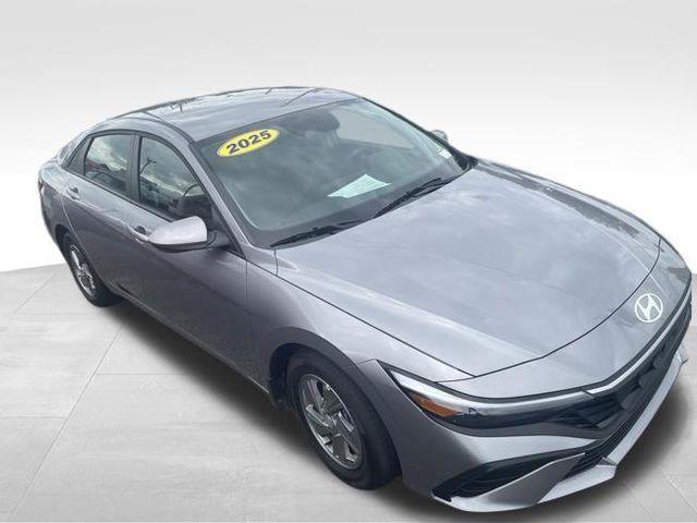Hyundai Elantra  2025