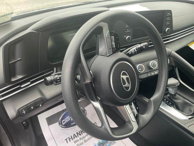 Hyundai Elantra  2025