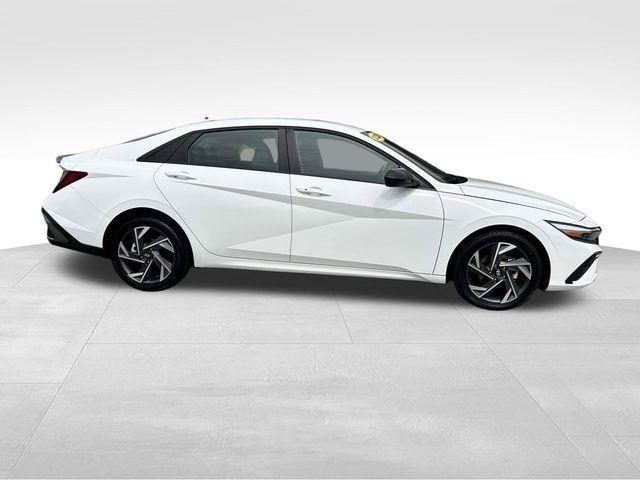 Hyundai Elantra  2025