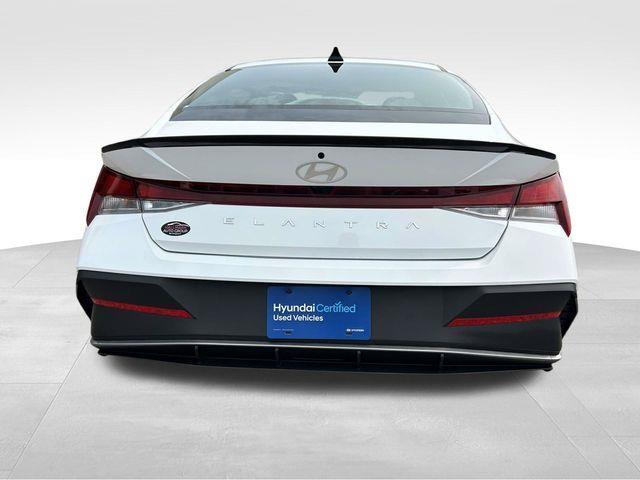 Hyundai Elantra  2025