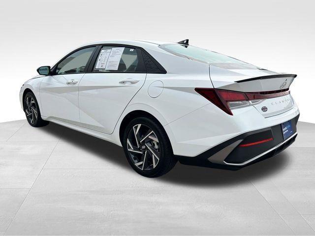 Hyundai Elantra  2025