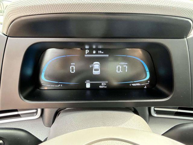 Hyundai Elantra  2025