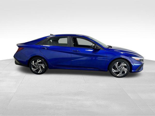 Hyundai Elantra  2025