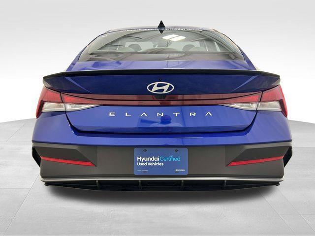 Hyundai Elantra  2025